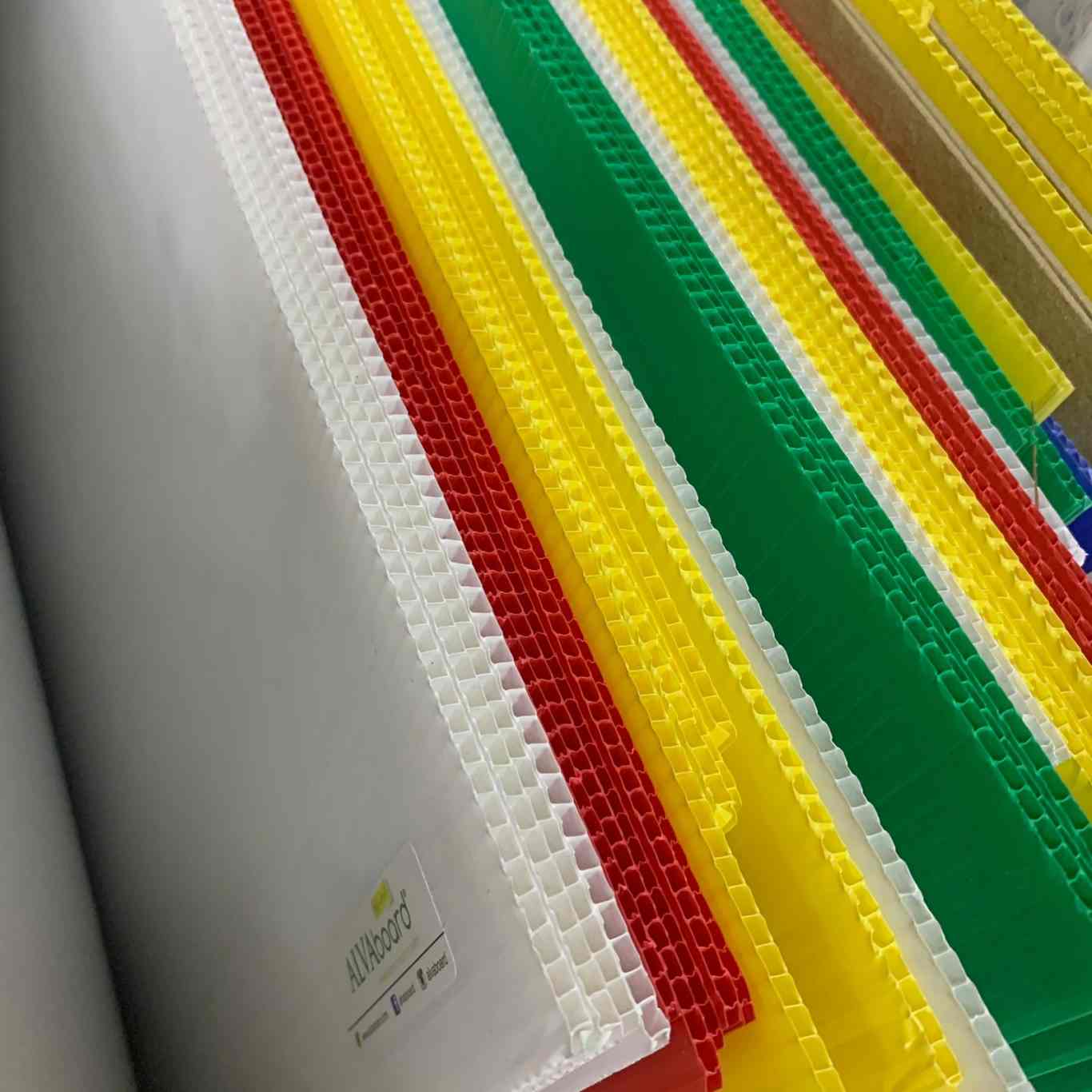 Impraboard / Infraboard Lembaran Ukuran 50 x 77cm / Alvaboard